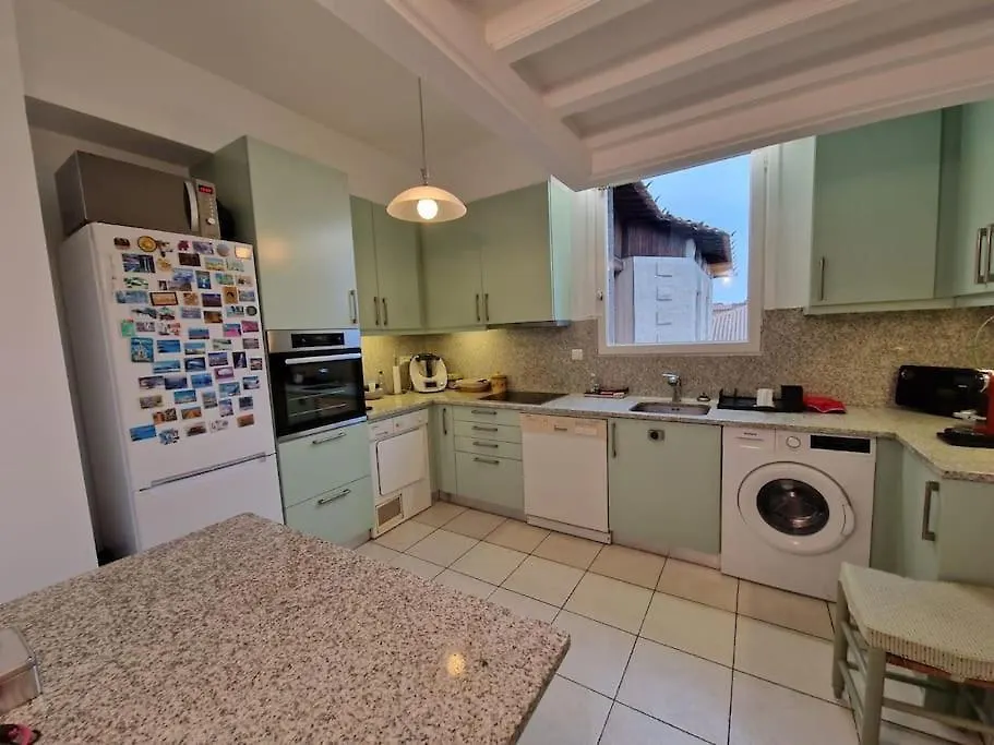 Apartment T3 Terrasse Avignon Intramuros Wifi 4 Personnes