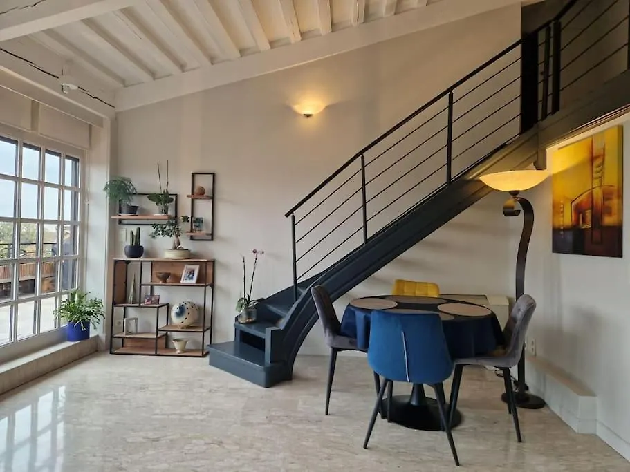 T3 Terrasse Avignon Intramuros Wifi 4 Personnes 0*,  France